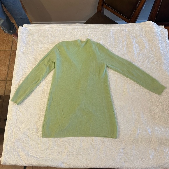 Women's Green Sweater - Picture 2 of 8